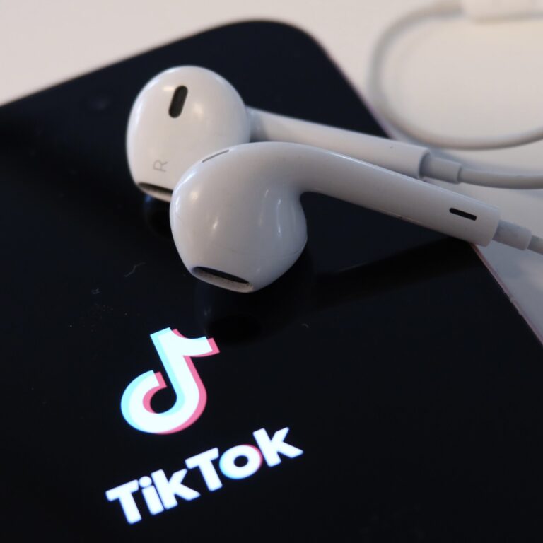Artister och låtar från Universal återvänder till Tiktok